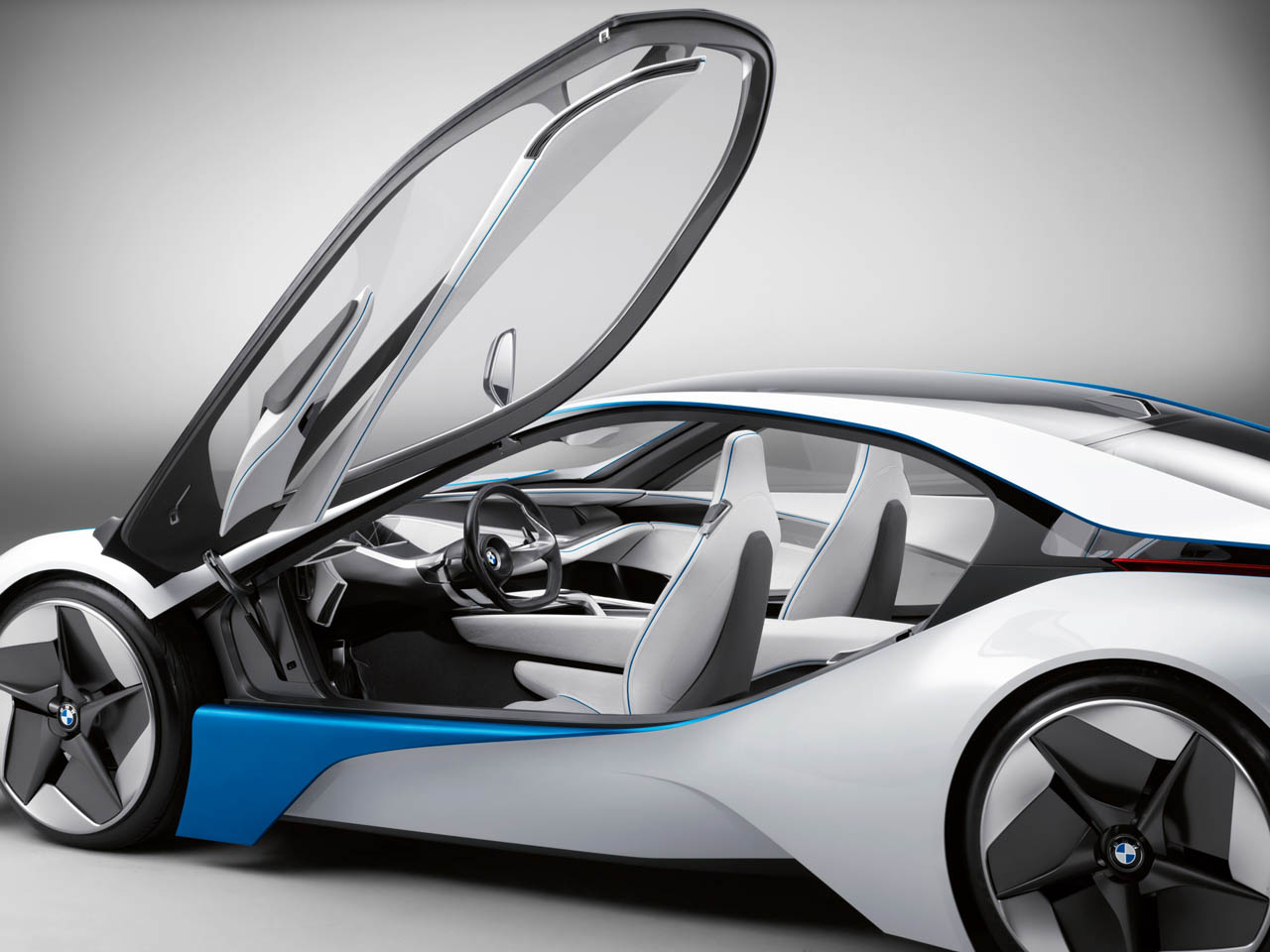 Opening the door - BMW Vision Efficient