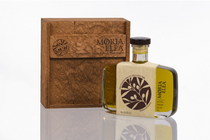 The bottle and the box - Moria Elea Olive Oil Packaging