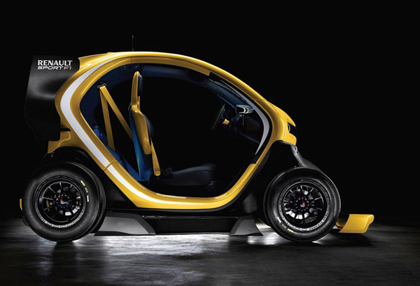 From the side - Twizy Sport F1