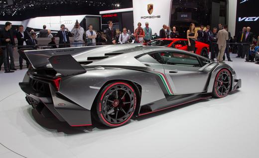 The Veneno unveiled - Lamborghini Veneno